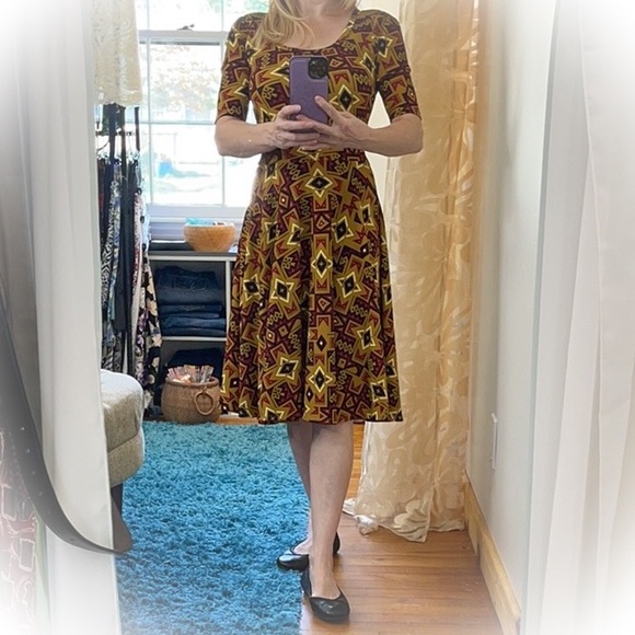 💕NWT Lularoe Nicole Dress Mustard Colored with Fun Star patterns💕 - Picture 12 of 12